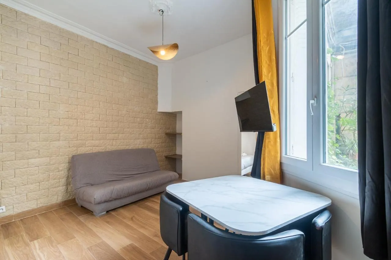 Appartement Metro Alexandre Dumas Paris