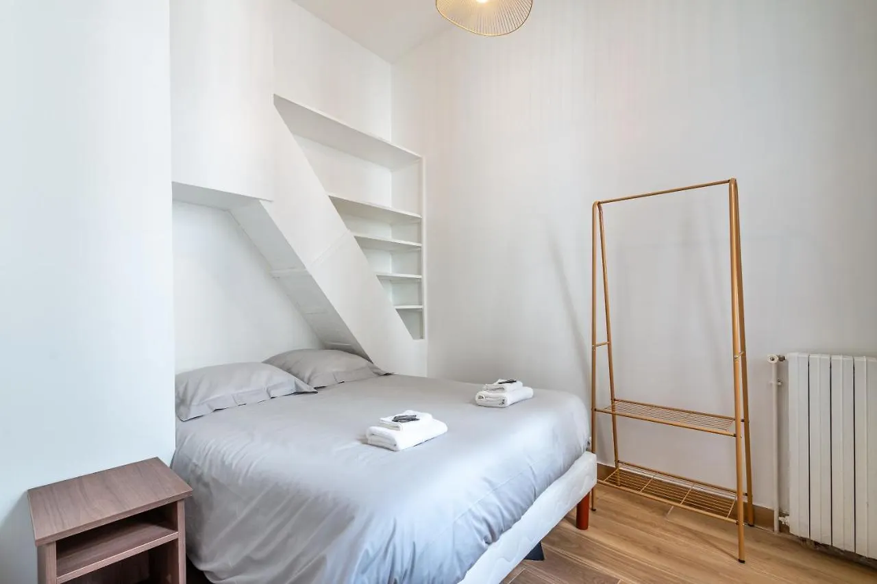 Apartment Appartement Metro Alexandre Dumas Paris