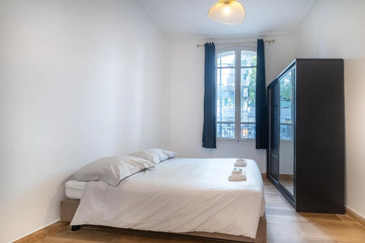 Appartement Metro Alexandre Dumas Paris